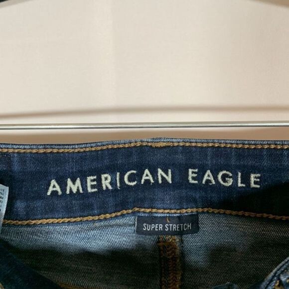 American Eagle Dark Wash High Rise Jeggings - Picture 9 of 10